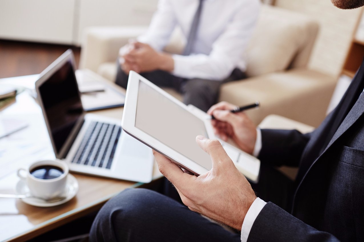 networking-in-office-P345PVW